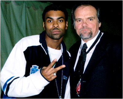Recording artist/rapper Ginuwine with Larry at this year's American Music Awards.